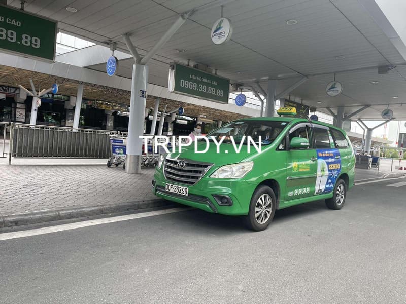 10 Hãng taxi quận 1 giá rẻ số điện thoại đi sân bay Tân Sơn Nhất